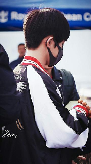 陈伟霆爱健身鹿晗喜欢足球，同是小鲜肉易烊千玺却对手串情有独钟