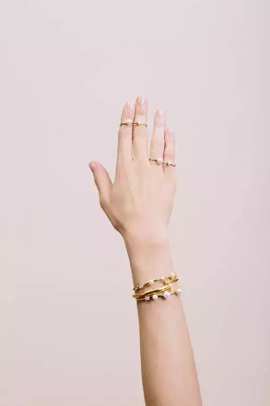 宋慧乔秀贤同款耳环,宋慧乔同款手镯