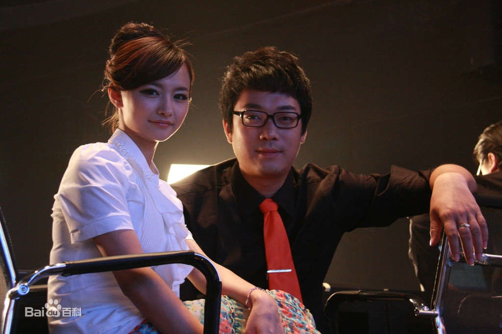 电脑游戏女玩家,和美女互动的电脑游戏