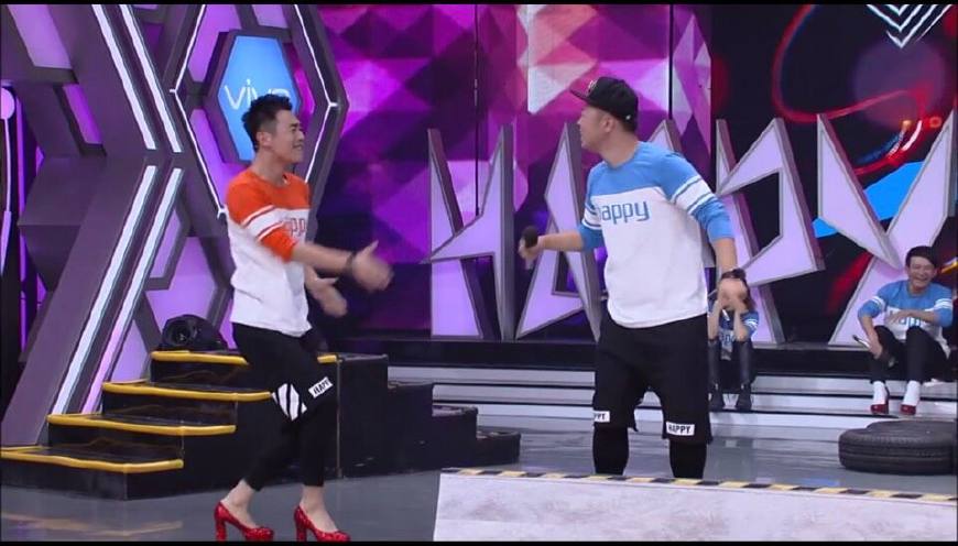 朱亚文穿高跟鞋的视频,男星穿上高跟鞋