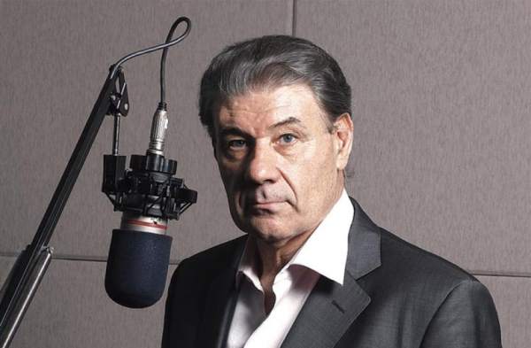 国外的体育解说确实不太一样，比如可以转行当总统