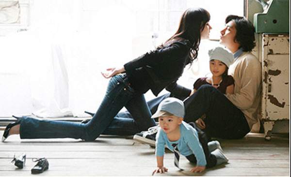 国外的体育解说确实不太一样，比如可以转行当总统