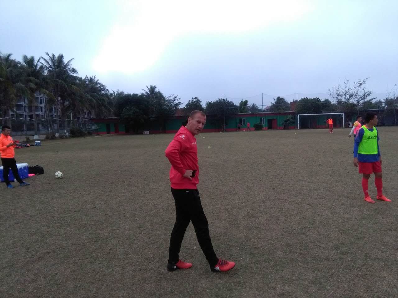 李东继续执教中乙新军镇江文旅华萨，三外籍教练加盟教练组！