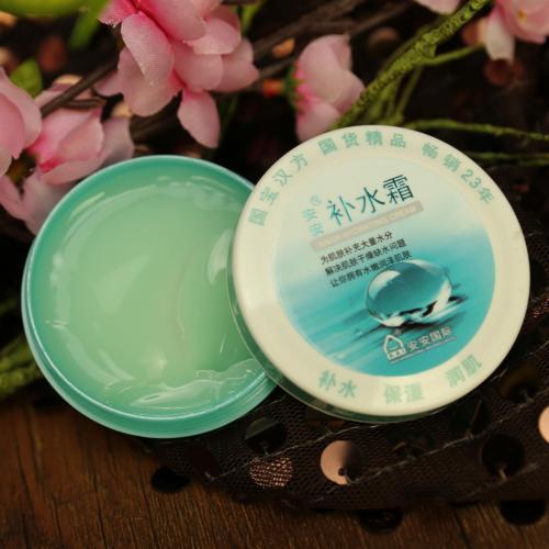 春季干燥红血丝肌肤该如何补水,冬季皮肤干燥怎么正确给肌肤补水