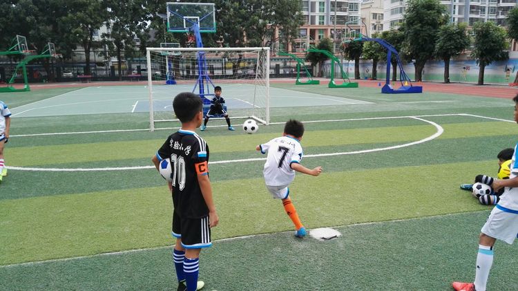 三亚市实验小学七彩光课程,三亚实验小学足球队