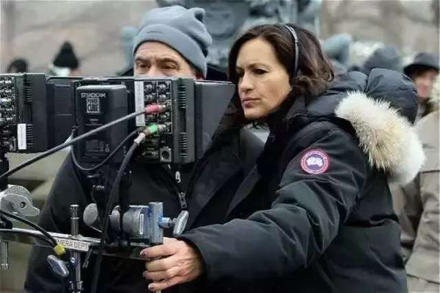 万人迷“加拿大鹅”要上市，揭秘凭什么这些老树能开花