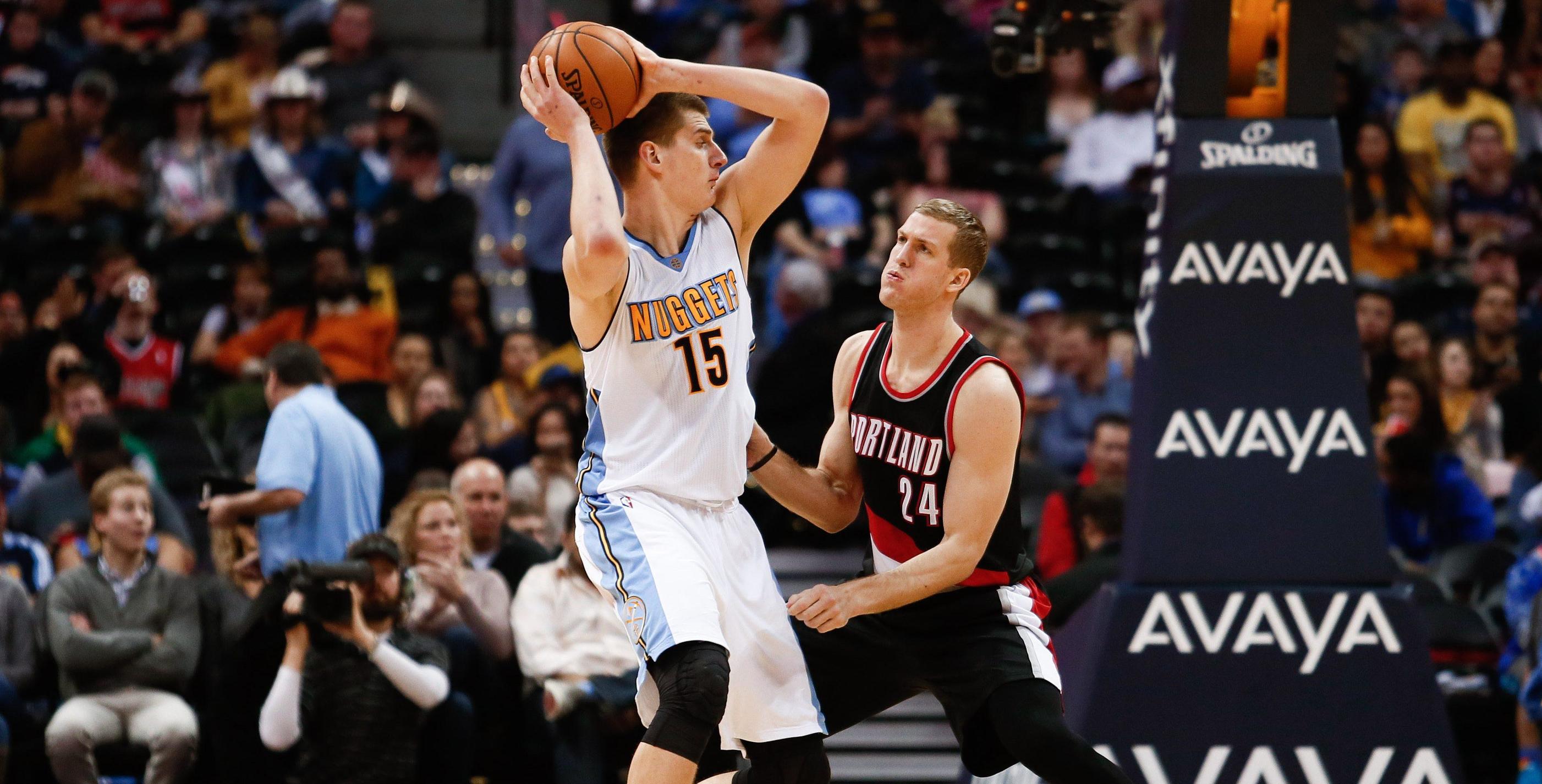 21岁小将连续两场三双很厉害，但比他更变态的中锋还有两个！