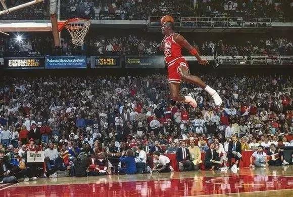 威尔特张伯伦生涯十佳球,威尔特张伯伦100分视频