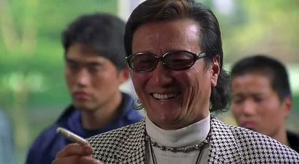 星爷电影里对于眼镜有一种特殊符号意味