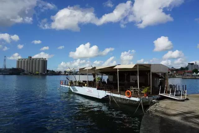 毛里求斯，拿水壶换保时捷的天堂