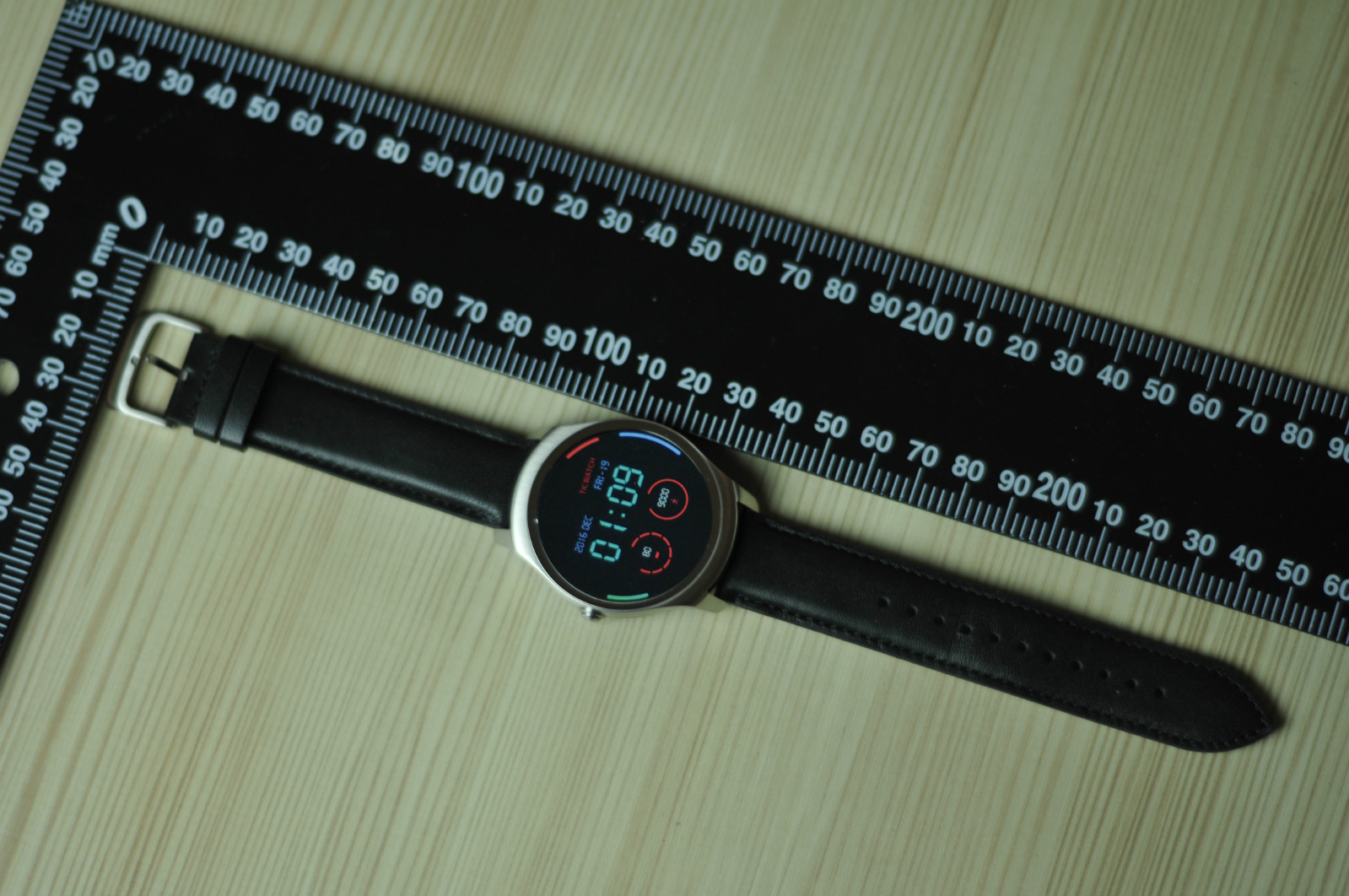 智能手表长得跟普通手表一样,智能手表都一个样