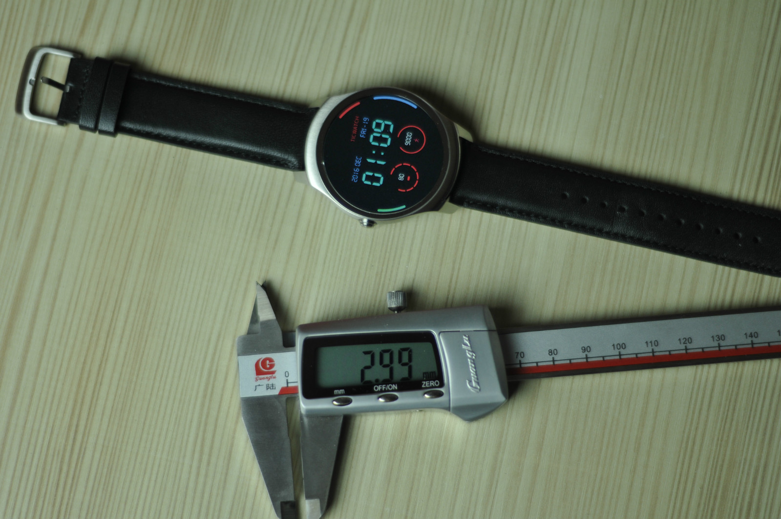 智能手表长得跟普通手表一样,智能手表都一个样