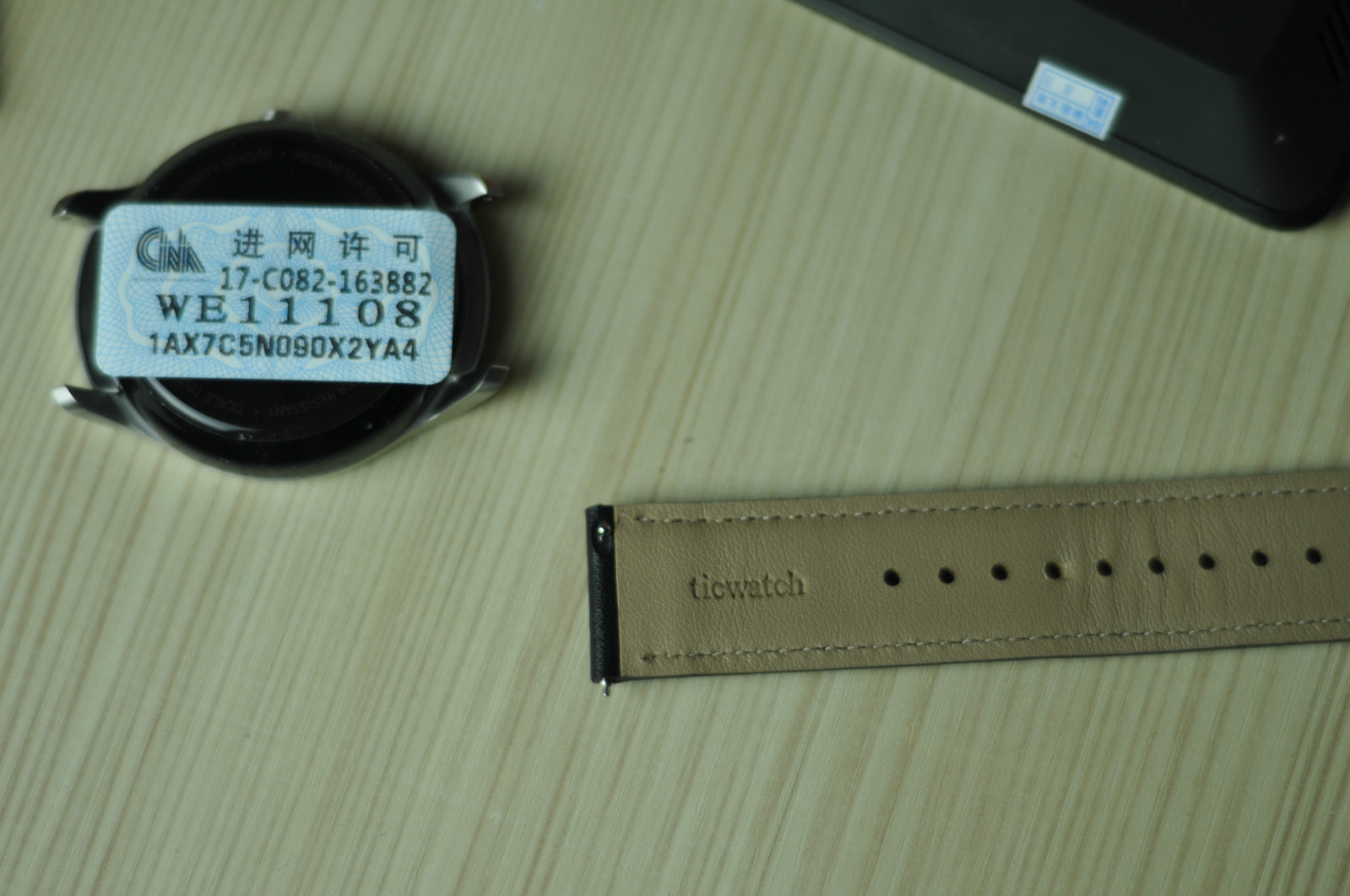 智能手表长得跟普通手表一样,智能手表都一个样