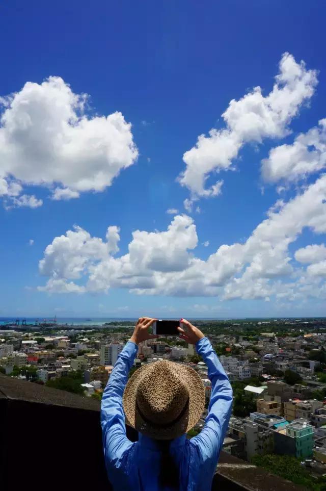 毛里求斯，拿水壶换保时捷的天堂
