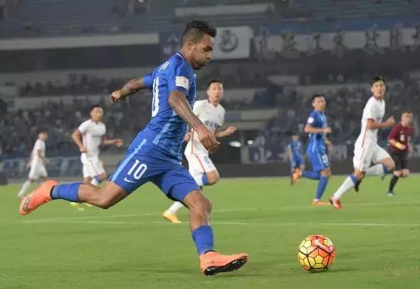 即嗨比分｜中超焦点日：恒大轻取国安苏宁客场不败