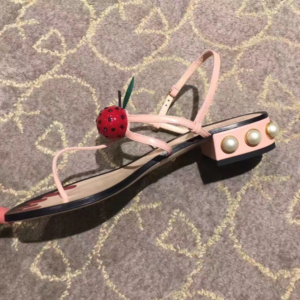 今年流行的大牌鞋子秋冬,当季最流行的大牌鞋子