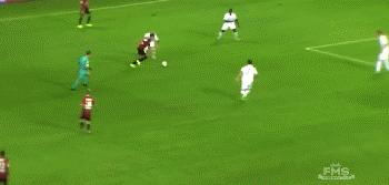 盘带美如画！说到一条龙进球，足坛有几人能比得上这鬼才？