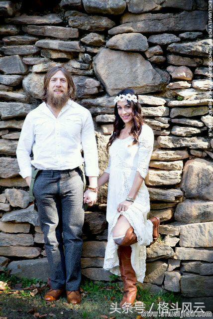 wwe拉娜个人简介,wwe拉娜与卢瑟夫求婚完整视频