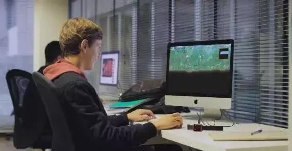 街机手表 (可以打街机的手表)