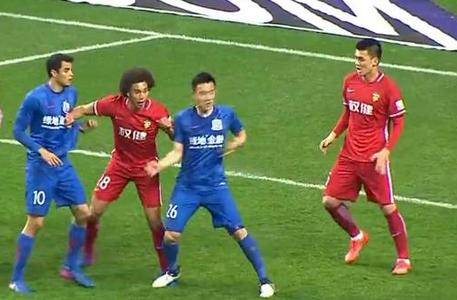 12日体育热点回顾：活该！韩国队员欲重演对中国队诡计被英国选手直接推开！