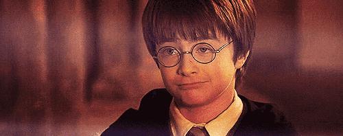 坑坑洼洼的月球表面像什么,坑坑洼洼的月球表面