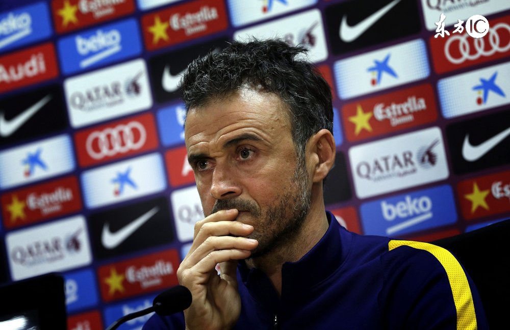 这是一场足球比赛？不，这是一部魔幻现实主义的小说！