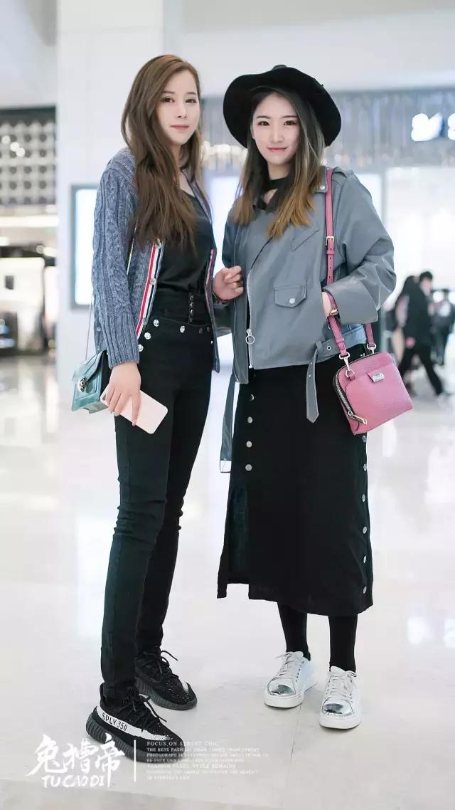 你的iphone7和AJ1同时掉河里，你先救哪个？