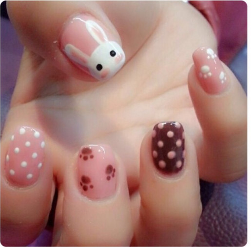 萌萌，站起来？萌萌只属于兔兔美甲的，有证据呢