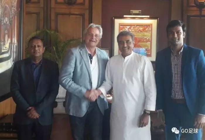 马拉多纳任中国国家队教练,马拉多纳在中国的顾问