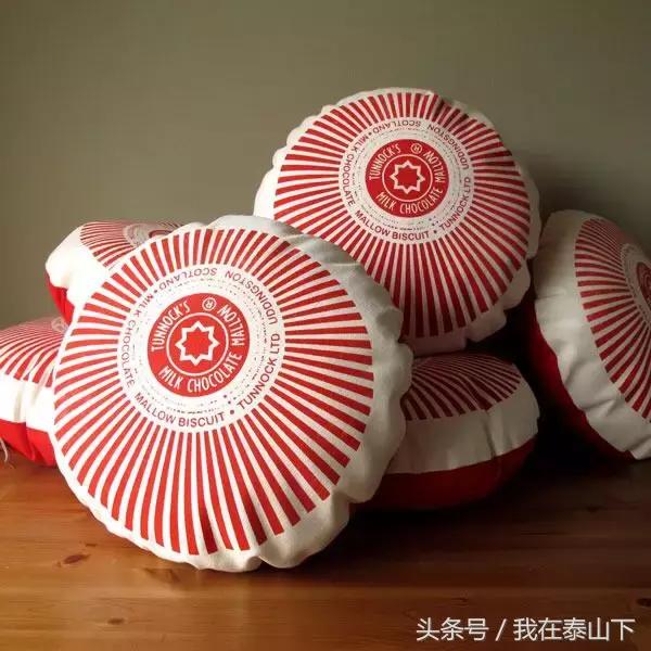 英国姑娘专门卖“假货”（针织品）的便利店