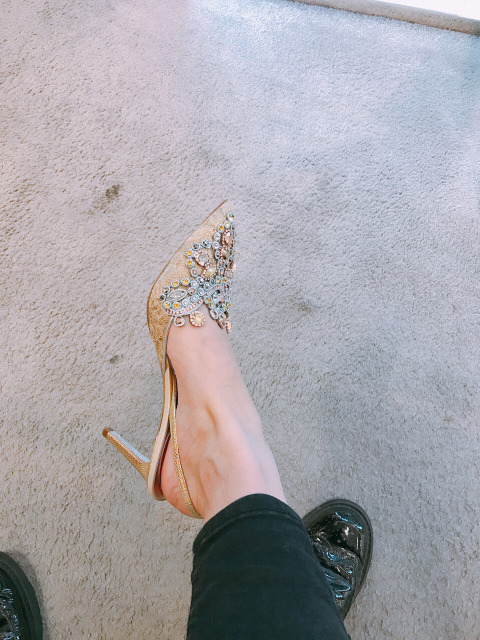 今年流行的大牌鞋子秋冬,当季最流行的大牌鞋子