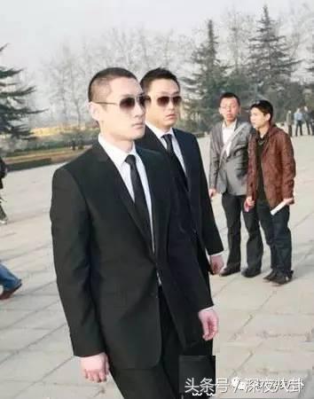 互撕互怒互踩！娱乐圈真是个名利场，真假万年闺蜜情女星篇