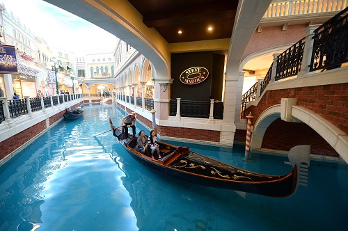 外媒称澳门*彩博**业熬过低迷期已回暖大众市场成复苏主力