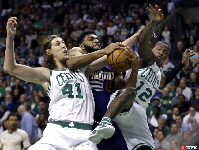 小托马斯凯尔特人29分,凯尔特人25记三分射落太阳