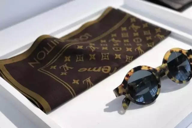 不是白浅夜华而是LVxSupreme