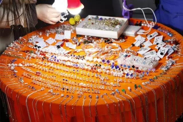 每一个与鱼化寨国际有染的人，都曾对这个小香港有难以言表的热忱