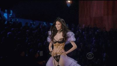 何穗历年维密秀,何穗维密秀视频2017