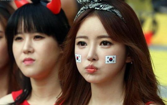 韩媒嘲讽国足：一个球星都没有,韩媒竟嘲讽国足