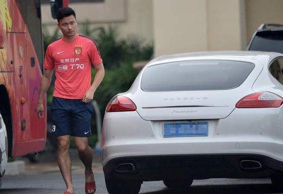 韩媒嘲讽国足：一个球星都没有,韩媒竟嘲讽国足