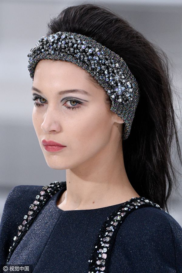 香奈儿秀场盘着头发,香奈儿秀场发箍