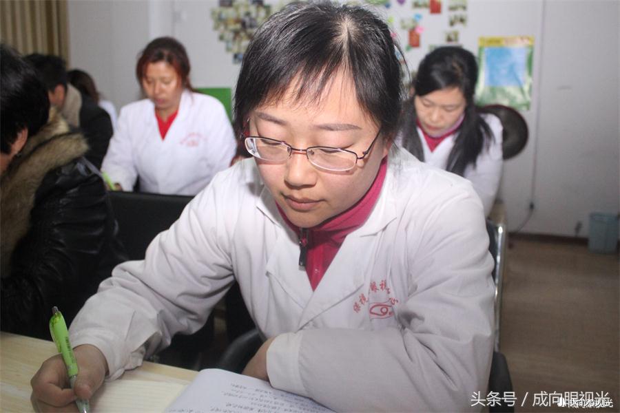 河南成向公司新成员专业技能及临床实践培训班今晚开课