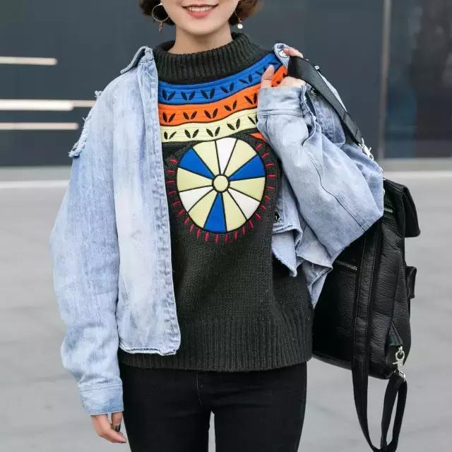 你的iphone7和AJ1同时掉河里，你先救哪个？