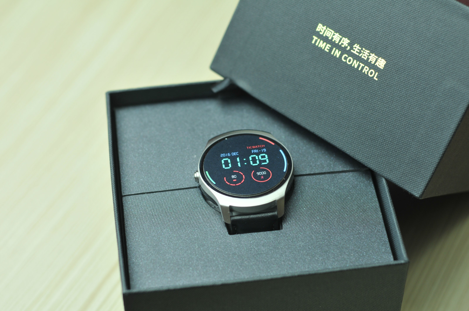 智能手表长得跟普通手表一样,智能手表都一个样