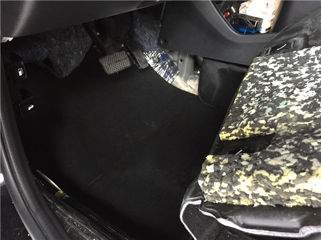 本田缤智跑高速是不是噪音超级大,缤智1.5和1.8哪个发动机噪音大