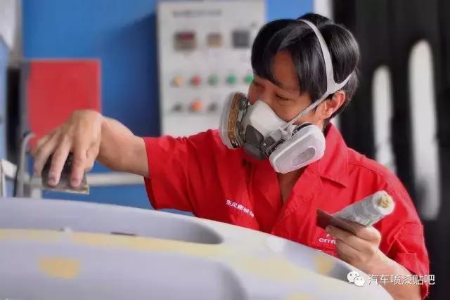 汽车刮腻子补漆方法视频,汽车刮腻子手法技巧视频