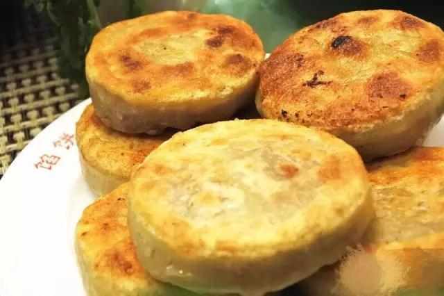 一天吃8顿算啥！回我老家青岛，带你吃上24小时！