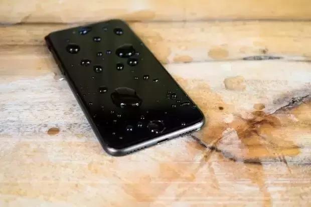 还贴什么手机膜，有这个神奇的液体，贴膜小哥要失业了！