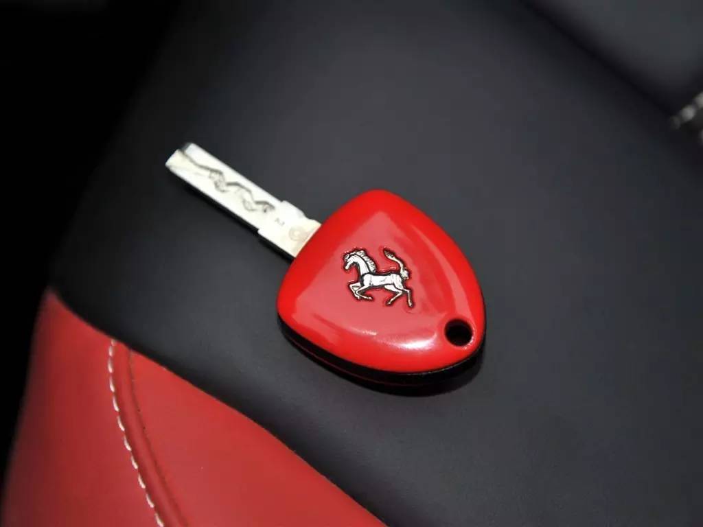 夏利弯道超车法拉利,五手夏利图片