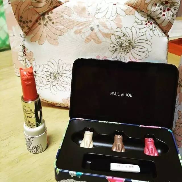 美女和野兽唇釉,美女与野兽唇釉套盒