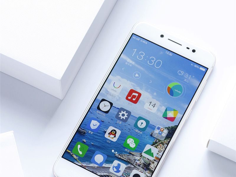 oppor9s和vivox7拍照哪个好 (oppor9s屏幕跟vivox7屏幕通用吧)